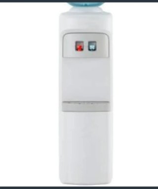 Dispensador de agua blanco y azul
