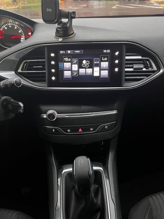 Peugeot 308 (2015) - 1.2 Gasolina - ITV hasta 07/2