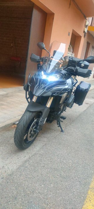 Benelli TRK 702 Adventure Negra
