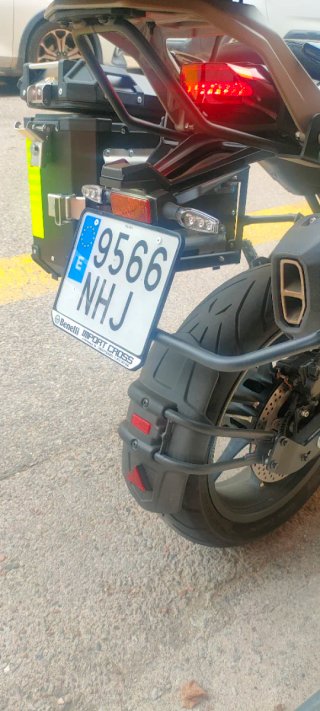 Benelli TRK 702 Adventure Negra