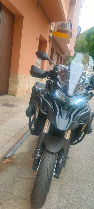 Benelli TRK 702 Adventure Negra