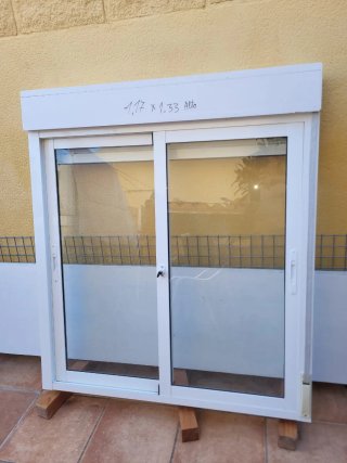 Ventana Aluminio con Persiana y Cerradura