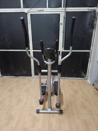 Elíptica e-bike plateada