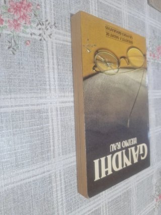 Gandhi - Heimo Rau