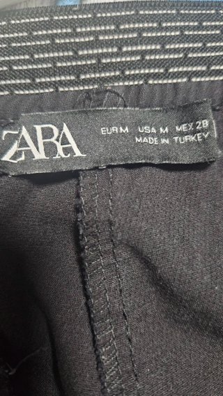 Pantalón negro Zara Talla M