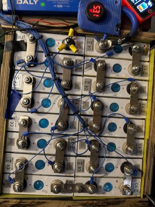 Baterías Litio LiFePO4 48V 5kW DALY BMS