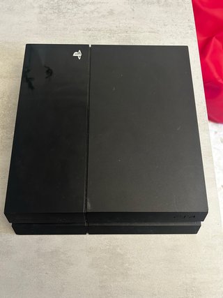PS4 500GB con juego y 2 mandos