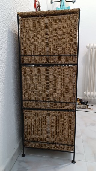 Mueble auxiliar 3 cestas mimbre y metal