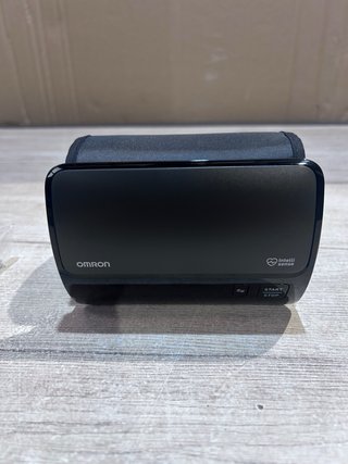 OMRON EVOLV Tensiometro de Brazo inteligente