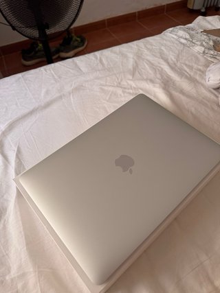 MacBook Air 2019 i5 8GB 128GB Con Caja y plásticos