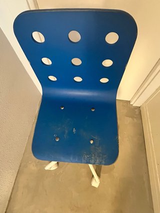 Silla infantil rosa y azul  con ruedas
