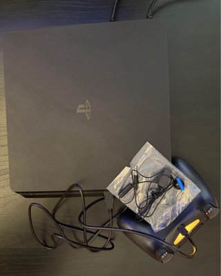 PS4 1TB 2 mandos con caja y accesorios originales.