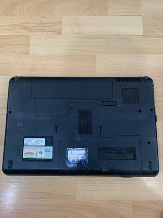 Ordenador portátil Compaq retro negro