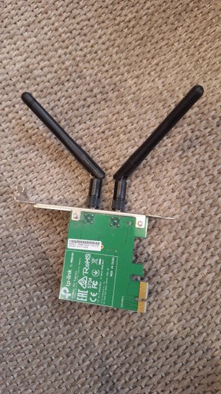 Disco Duro, Tarjeta WiFi, Tarjeta Gráfica, 4Gb RAM