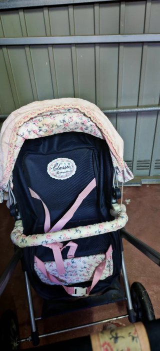 Cochecito de muñecas convertible