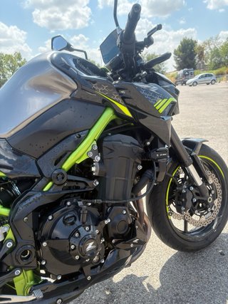 Kawasaki Z900 Negra y Verde