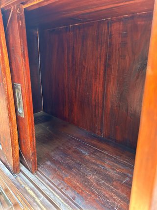 Mueble de salón madera oscura