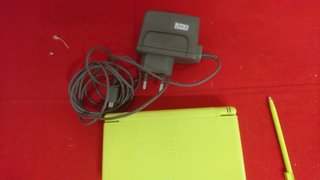Nintendo DS Lite verde pistacho