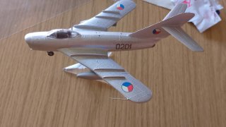 Maqueta Avión MIG 17 1/72