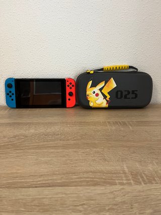 Nintendo Switch Azul/Rojo + Funda