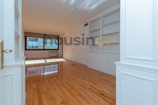 Piso en alquiler en Almagro en Madrid