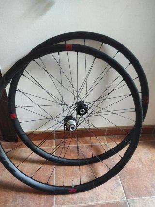 Llantas Fulcrum Rapid Red 300