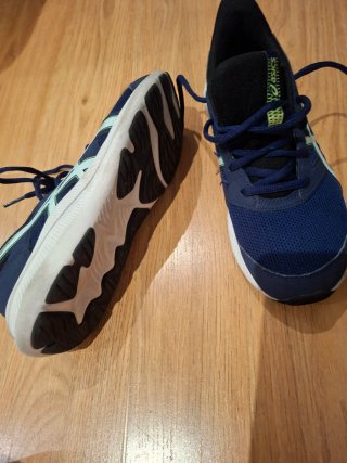 Zapatillas Asics niño talla 38