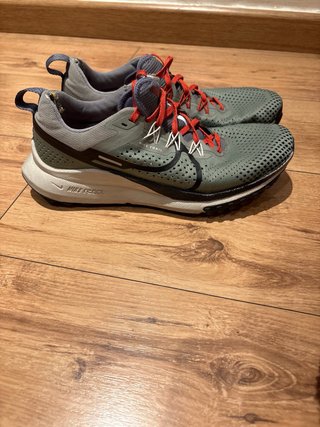 Nike Pegasus Trail 4 Verde/Rojo
