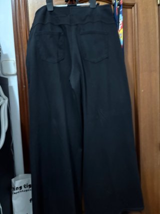 Pantalón negro ancho