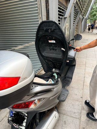 Suzuki Burgman 125 Maxi Scooter