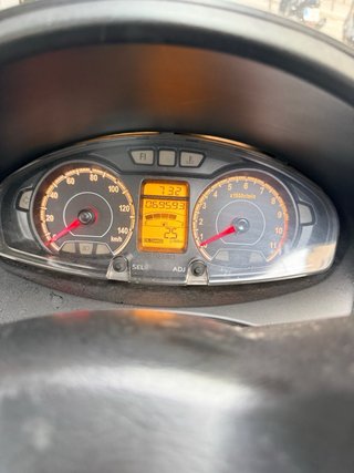 Suzuki Burgman 125 Maxi Scooter
