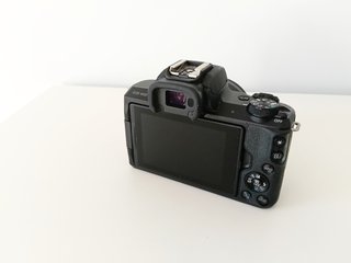 8.000 DISPAROS Canon EOS M50 con objetivo kit