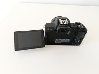 8.000 DISPAROS Canon EOS M50 con objetivo kit