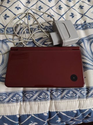 Nintendo DSi XL Burdeos
