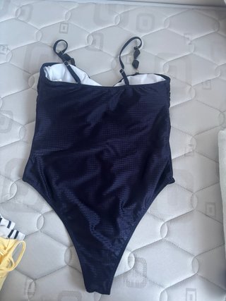 Bañador Shein Talla L Azul Marino. Usado una vez