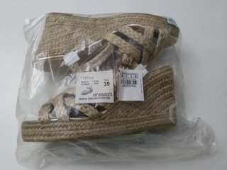 Sandalias Sfera de esparto y doradas talla 39