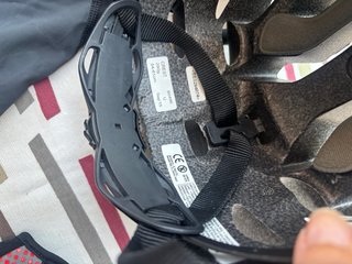 Conjunto ciclista: mono, guantes y casco