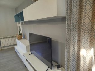 Mueble de salón modular blanco y azul