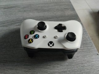 Xbox One S + 2 Mandos + Cascos