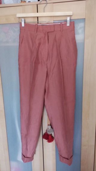 Pantalón de traje rosa