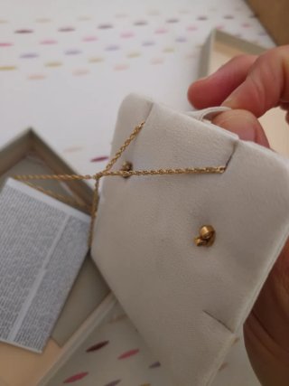 Conjunto Guess Cadena y Pendientes Beige/Oro