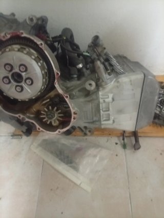 Piezas motor Honda F4i