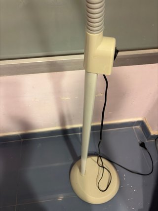 Lámpara de trabajo con lupa