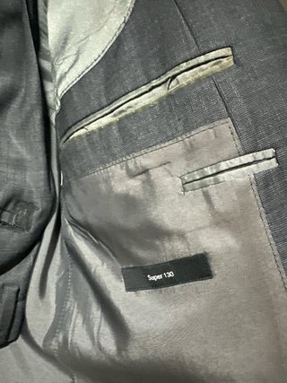 Traje Hugo Boss Gris con Pañuelo
