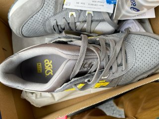 Zapatillas Asics Gel-Lyte III Kith Gris Amarillo
