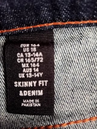3€Vaqueros H&M azules talla 13-14 años