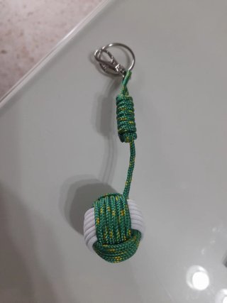 Llavero nudo marinero verde y blanco