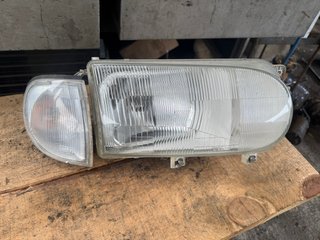 Faro e intermitente Nissan Serena