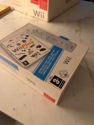 Caja Nintendo Wii con Wii Sports (Solo caja)
