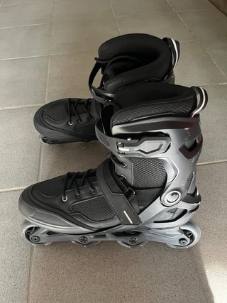 Patines en línea negros talla 45